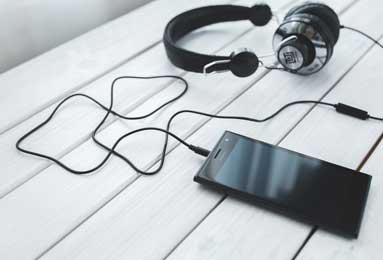 意甲媒体热议：米兰外租球员科莫托本赛季表现出色，其身价暴涨80%